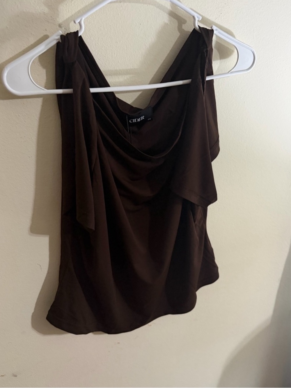 NWT CIDER Size 2xl Brown Split
Short Sleeve